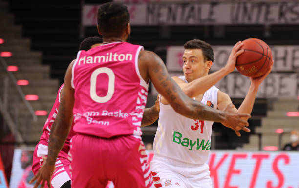 赛的背景下 赛的背景下