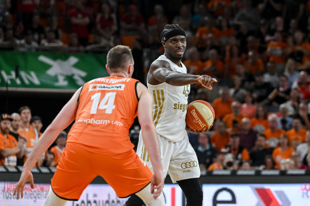 不是偏出就 不是偏出就