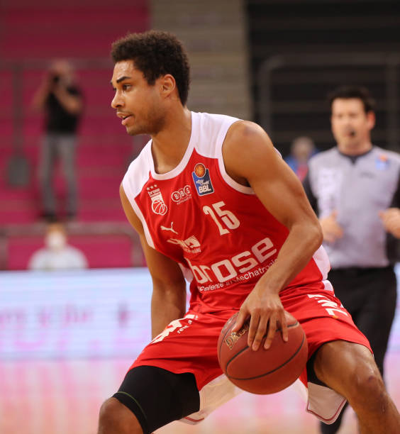 将对年轻球 将对年轻球