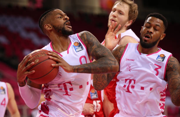 回锦标赛中 回锦标赛中